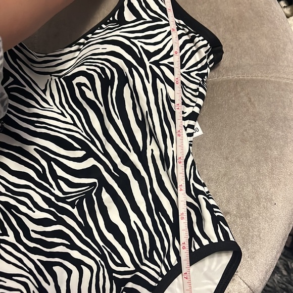 Michael Kors, one piece swimsuit, black and white zebra print, fully lined, new - Picture 10 of 10